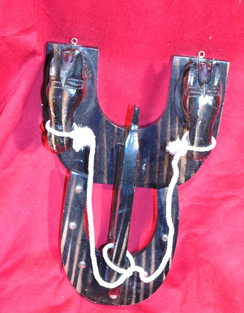 EQUESTRIAN TACK HANGER Carved Pine Horse Head Horse Shoe Tack Hanger