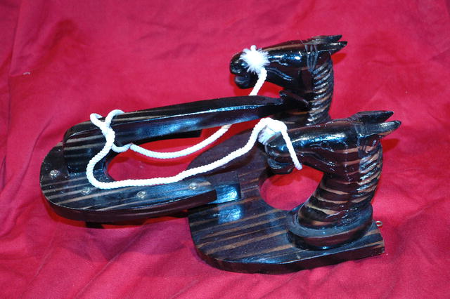 EQUESTRIAN TACK HANGER Carved Pine Horse Head Horse Shoe Tack Hanger