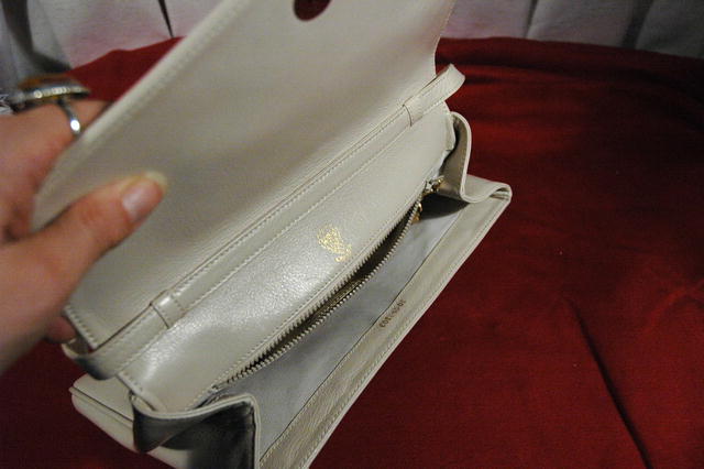 Vintage Gucci Winter White Leather Purse
