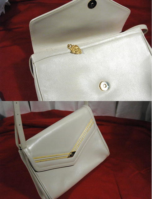 Vintage Gucci Winter White Leather Purse