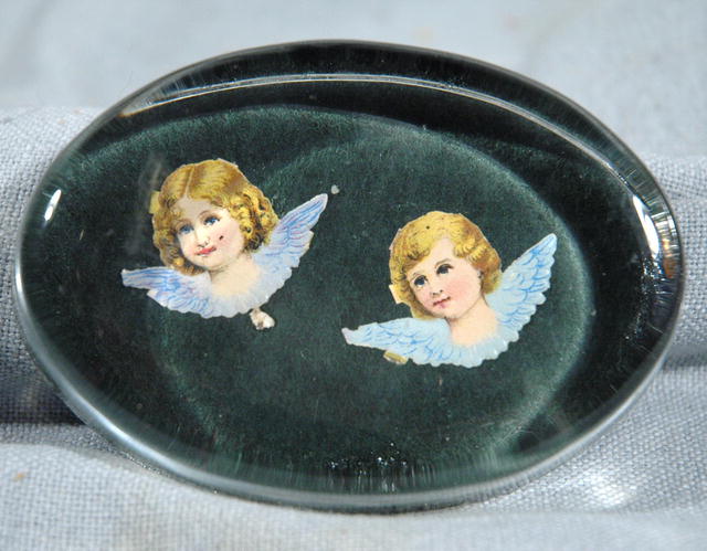 Oval Paper weight with angels