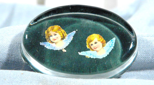 Oval Paper weight with angels
