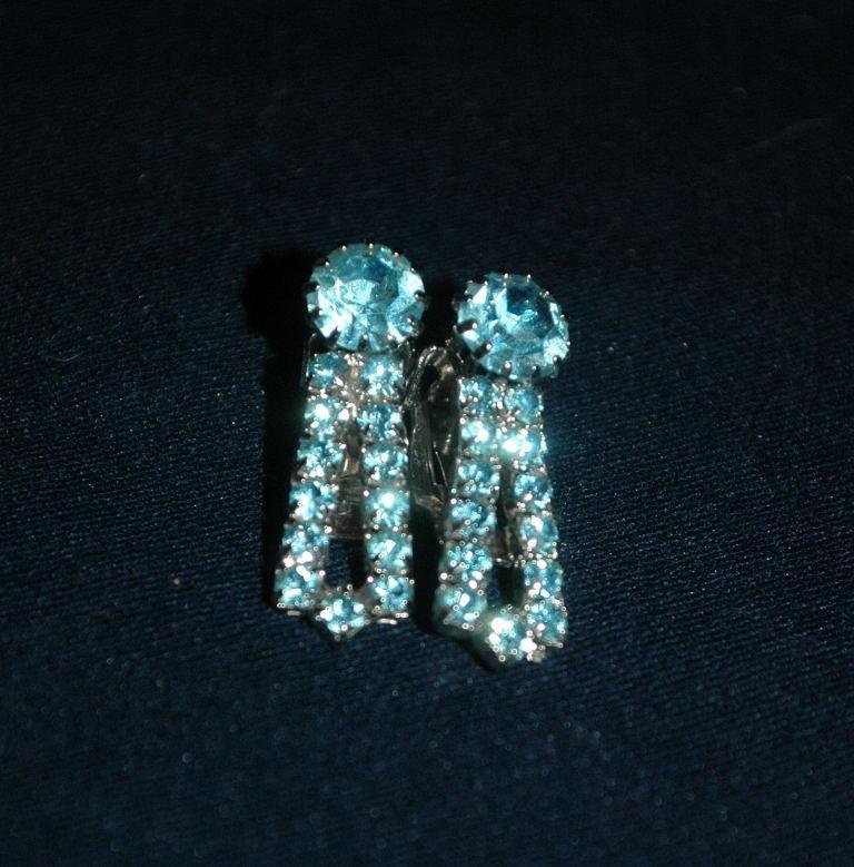 Darling Blue Crystal Clip On Earrings vintage Free Shipping