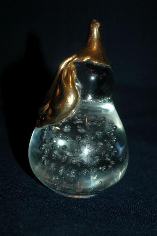 Controlled Bubble Crystal Glass Pear Paperweight