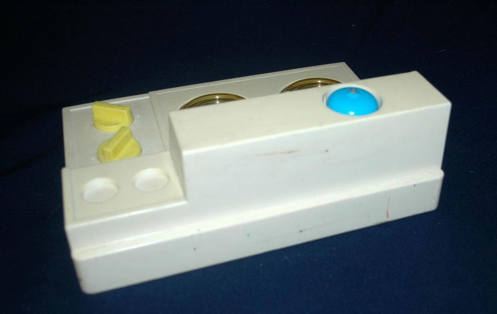 GREAT VINTAGE FISHER PRICE STOVE TOP