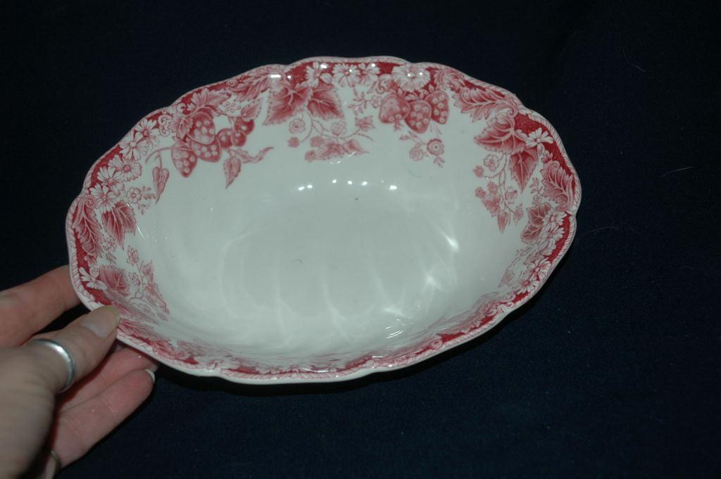 Johnson Bros. Strawberry Fair Oval Vegetable Bowl