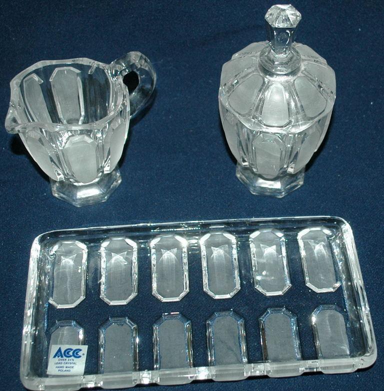 HAND MADE IN POLAND FOOTED CREAM & SUGAR SET WITH TRAY OVER 24% LEAD CRYSTAL ACC
