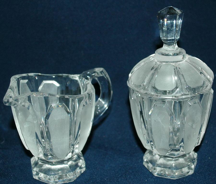 HAND MADE IN POLAND FOOTED CREAM & SUGAR SET WITH TRAY OVER 24% LEAD CRYSTAL ACC