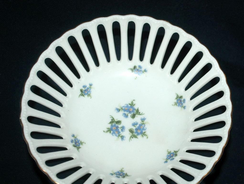 Porcelain Forget-me-not flowers Reticulated Compote German Democratic Republic ( Bon Bon )