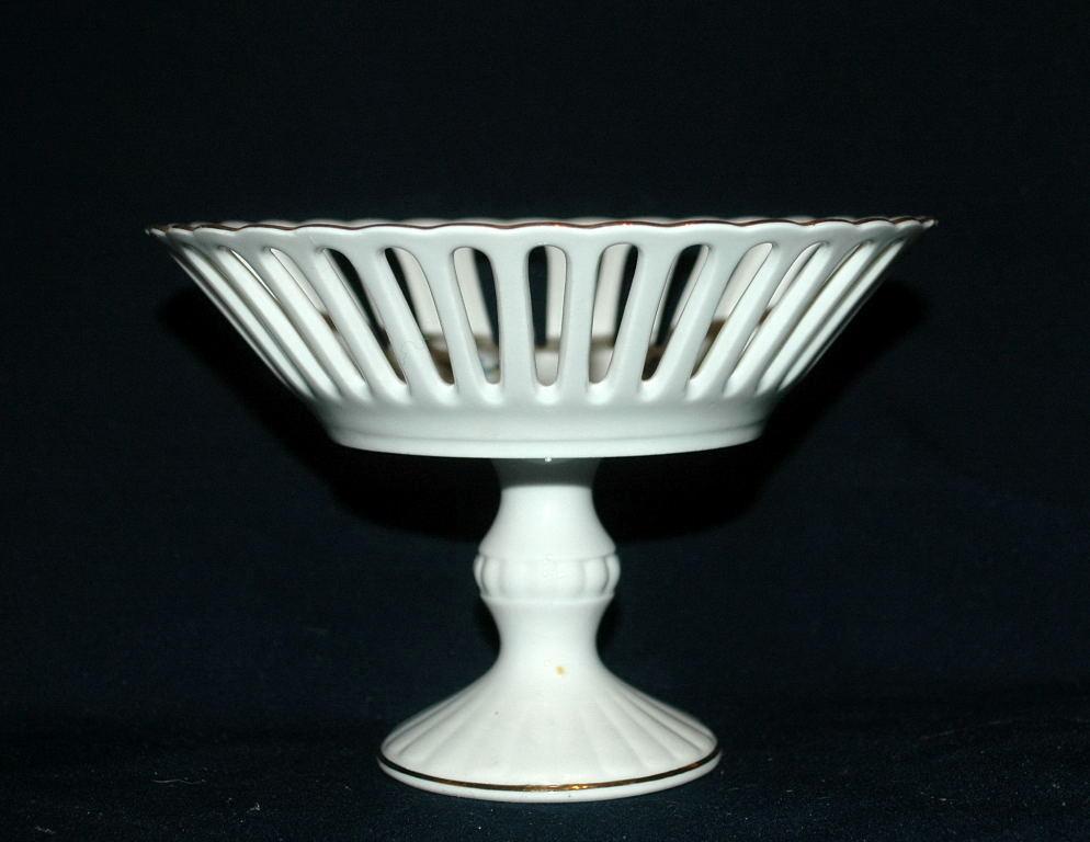 Porcelain Forget-me-not flowers Reticulated Compote German Democratic Republic ( Bon Bon )