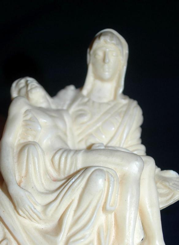 Vintage G. Rugger Alabaster Bianchi Sculpture Pieta Free Shipping