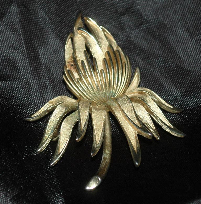 Trifari Gold Protea Flower Brooch Free Shipping