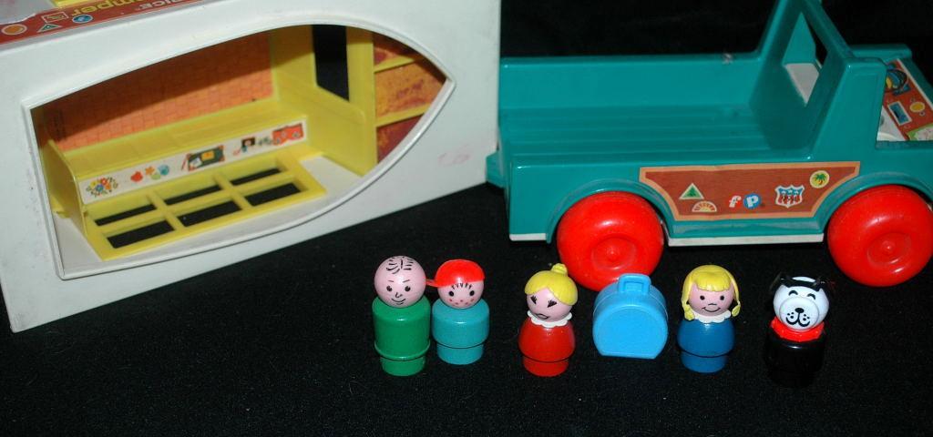Fisher Price Little People Play Family Camper Set With Boat, Family and Dog