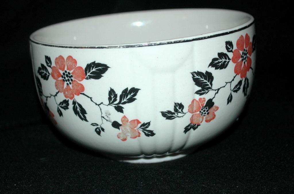Hall's Superior Quality Kitchenware RED POPPY NESTING BOWL