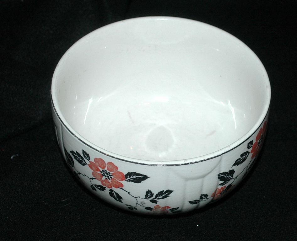 Hall's Superior Quality Kitchenware RED POPPY NESTING BOWL