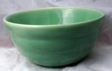 Vintage 1941 USA BAUER POTTERY Co. Large Beehive Ringwear Number 12 Pastel Green Mixing Bowl