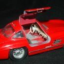 Bburago Die Cast RED Mercedes Benz 300SL Gullwing Coupe Old Collectible Automobile 1:18