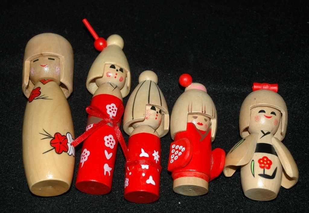 Kokeshi , Japanese Wood Doll Set Family - Vintage