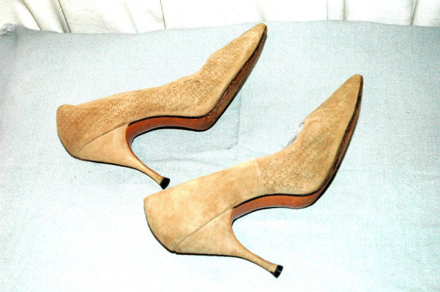 Vintage Beige Pierced Suede Pointy High Heal