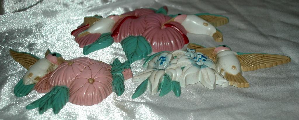 3 Hummingbird & Hibiscus Wall plaques Burwood Homco Home Interiors #3303 Vintage