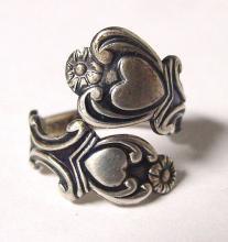 Avon Treasured Heart sterling silver wrap around spoon ring VINTAGE