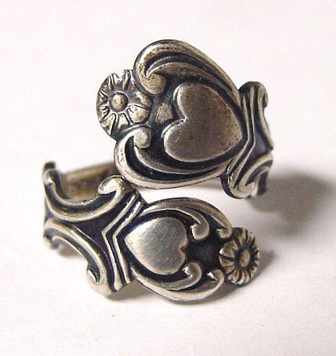 Avon Treasured Heart sterling silver wrap around spoon ring VINTAGE