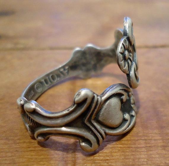 Avon Treasured Heart sterling silver wrap around spoon ring VINTAGE