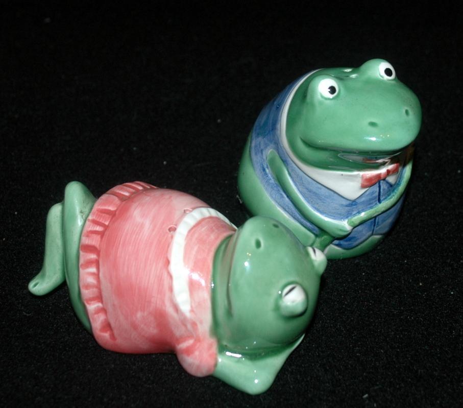 Mary Ann Baker Otagiri Frog Girl & Boy Salt & Pepper Shakers Made in Japan