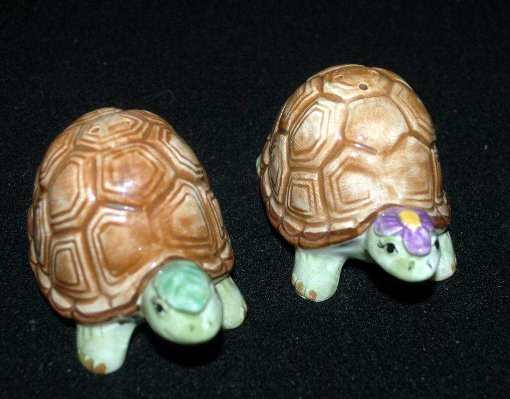 Mary Ann Baker Otagiri Turtle Girl & Boy Salt & Pepper Shakers Made in Japan