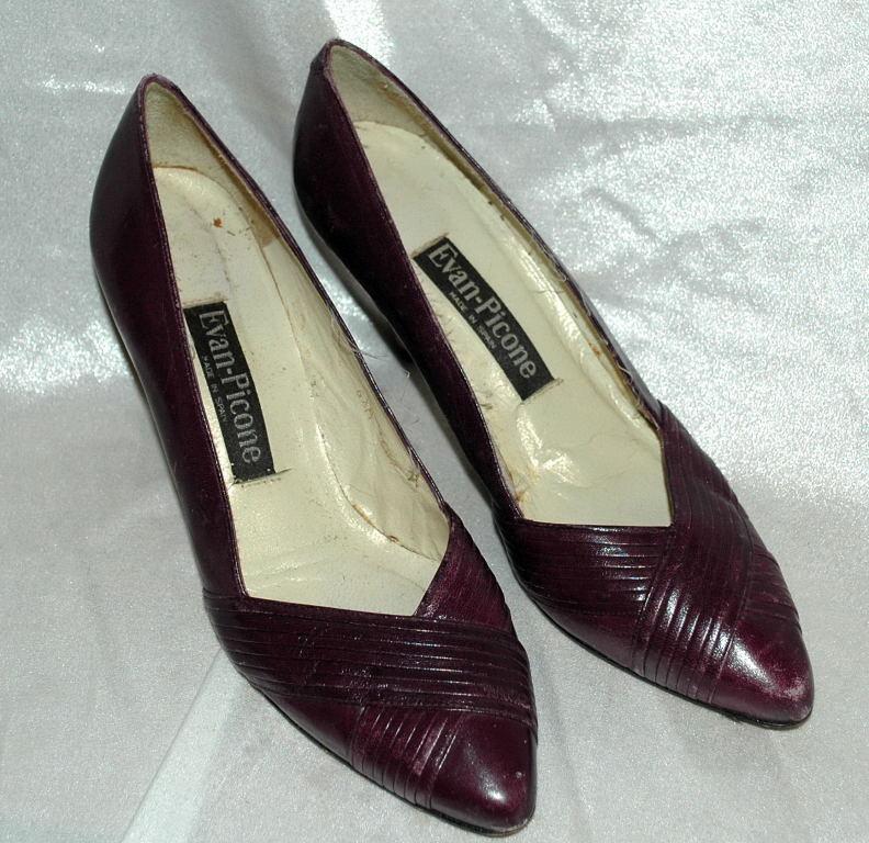 Evan Picone Plum Leather Pump, Heals Ladies Shoe Size 6.5