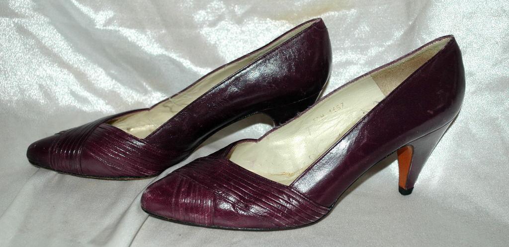 Evan Picone Plum Leather Pump, Heals Ladies Shoe Size 6.5