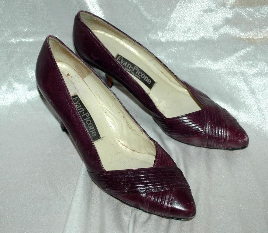 Evan Picone Plum Leather Pump, Heals Ladies Shoe Size 6.5