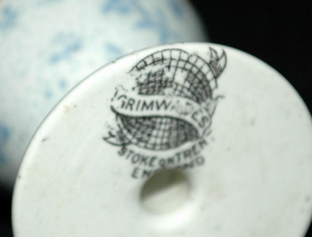 Egg Cup Grimwades Stroke on Trent English Porcelain Mystical Bird Design