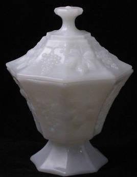 VINTAGE 50s FIRE KING MILK GLASS HARVEST GRAPE OCTAGONAL PANELED FOOTED CANDY BOWL WITH LID