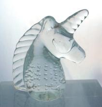 VINTAGE CLEAR ART GLASS UNICORN PAPER WEIGHT