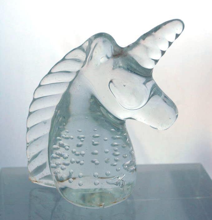 VINTAGE CLEAR ART GLASS UNICORN PAPER WEIGHT