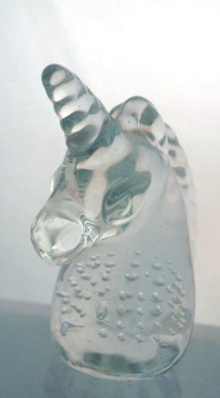 VINTAGE CLEAR ART GLASS UNICORN PAPER WEIGHT