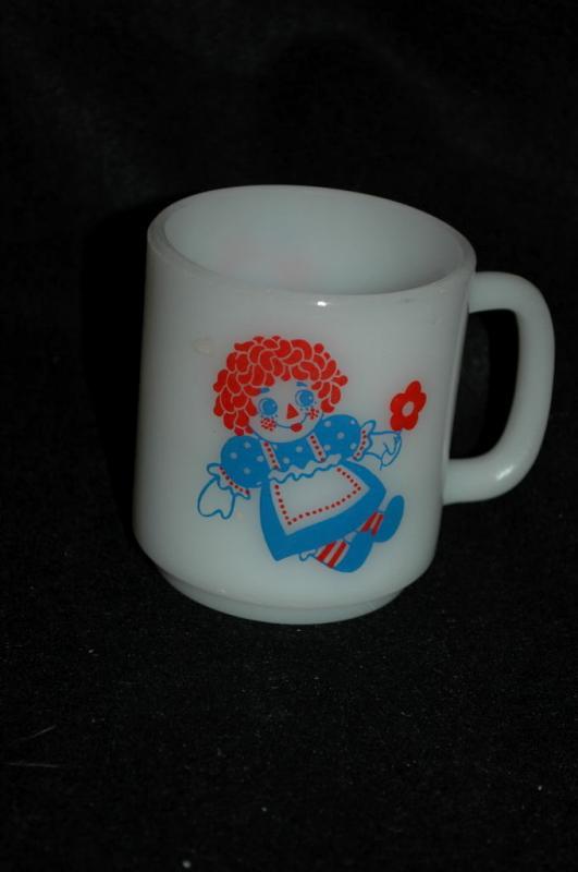 Raggedy Ann and Andy Pyrex milk glass vintage coffee cup or mug