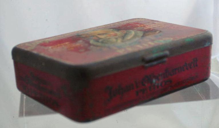 JOHAN VAN OLDENBARNEVELT - OLD TOBACCO TIN