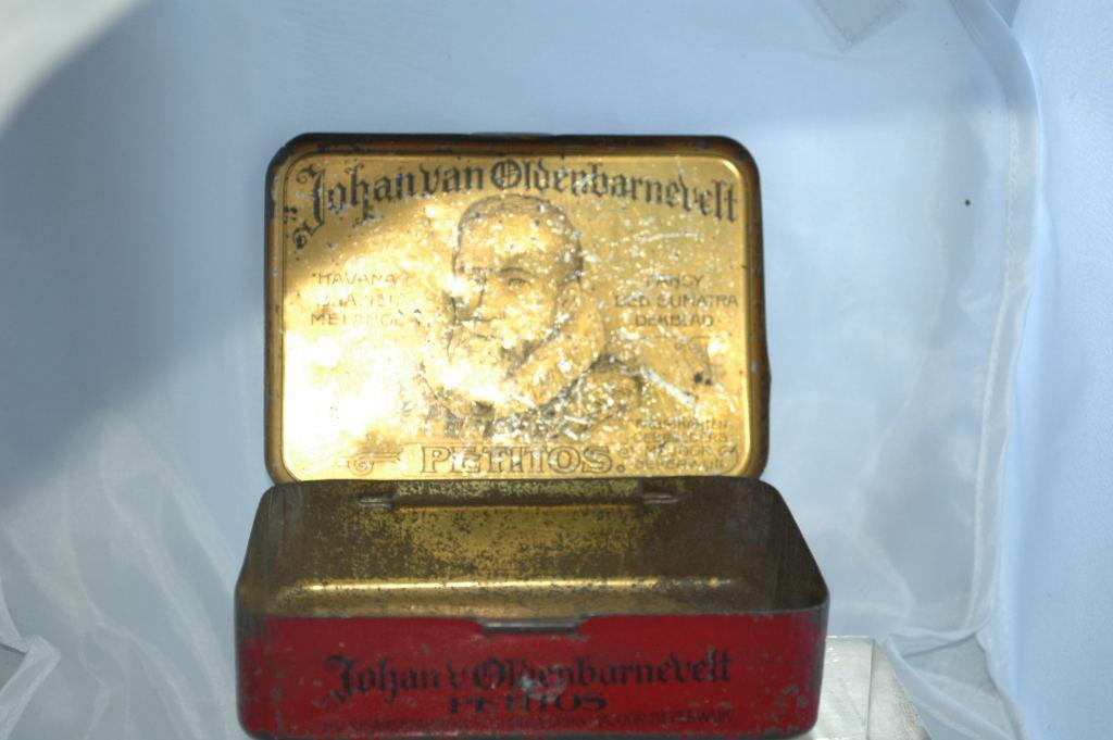 JOHAN VAN OLDENBARNEVELT - OLD TOBACCO TIN