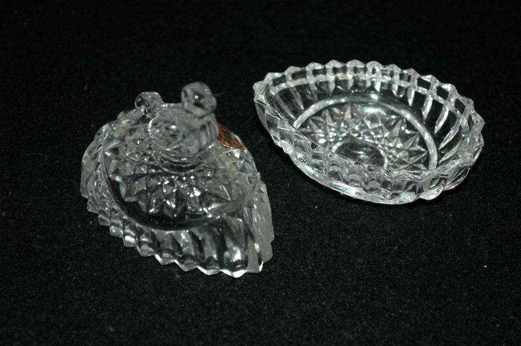 HOFBAUER WEST GERMAN LEAD CRYSTAL BIRD/BYRDES EGG SHAPED TRINKET BOX