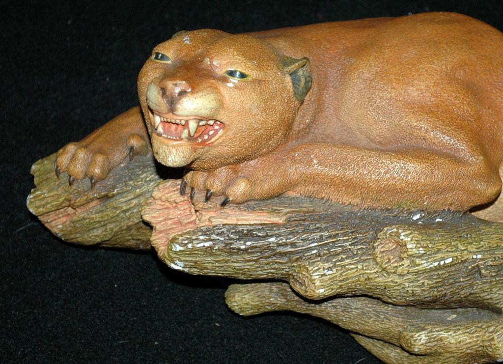 Rare Bossons Chalkware PUMA Mountain Lion Figurine On Limb