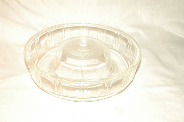 Queen -Anne Glassbake ring mold baking dish