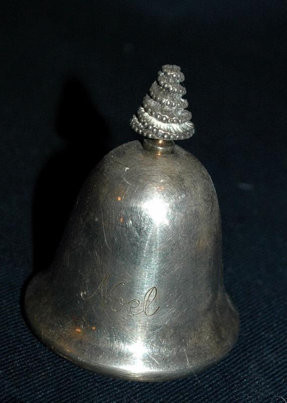 Reed & Barton NOEL MUSICAL BELL 1983 4th Edition O Come All Ye Faithful