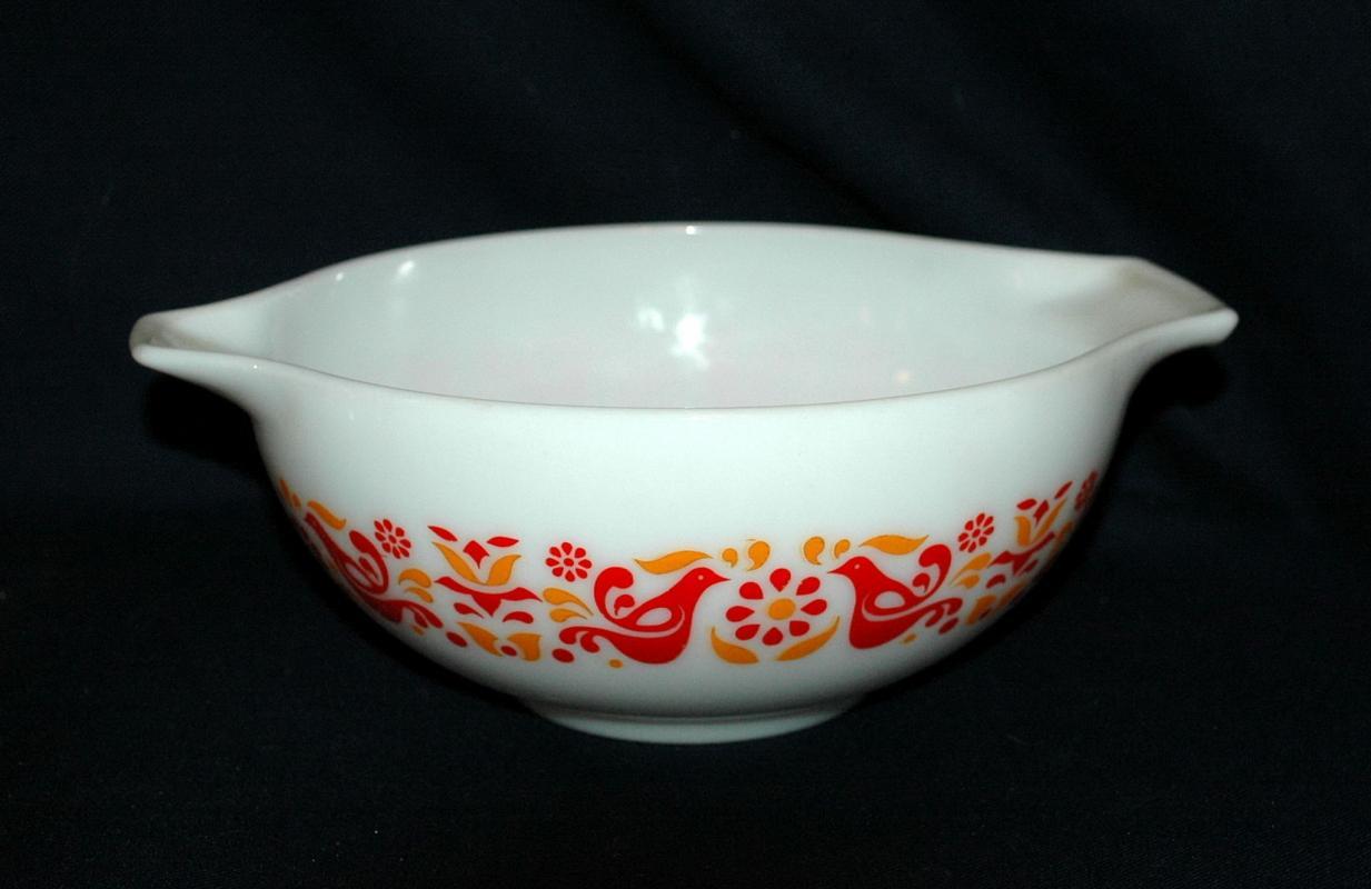 Vintage Pyrex Cinderella Friendship Bird pattern 2 1/2quart #443 mixing bowl