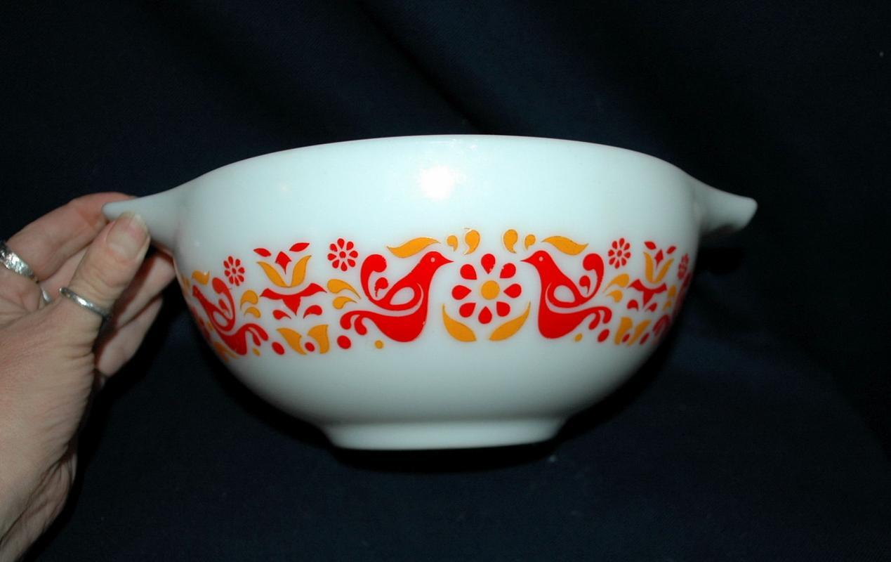 Vintage Pyrex Cinderella Friendship Bird pattern 2 1/2quart #443 mixing bowl