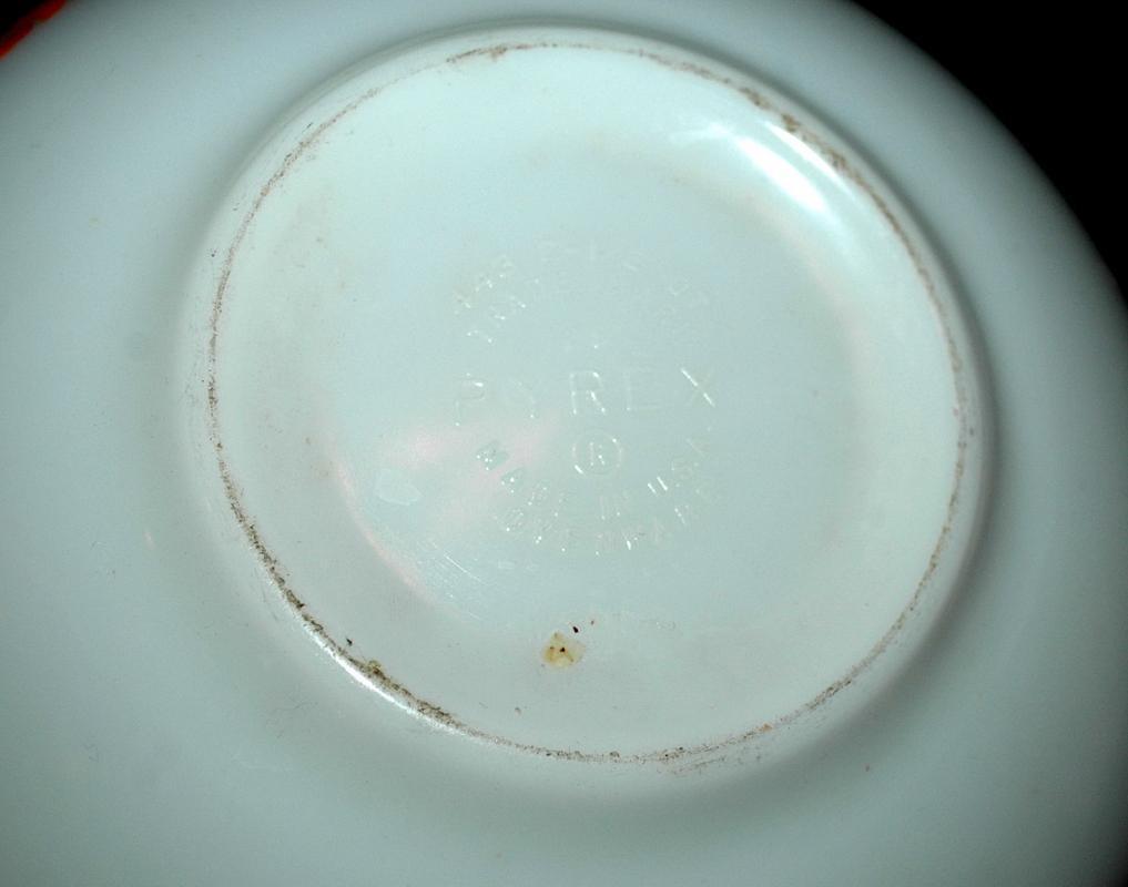 Vintage Pyrex Cinderella Friendship Bird pattern 2 1/2quart #443 mixing bowl