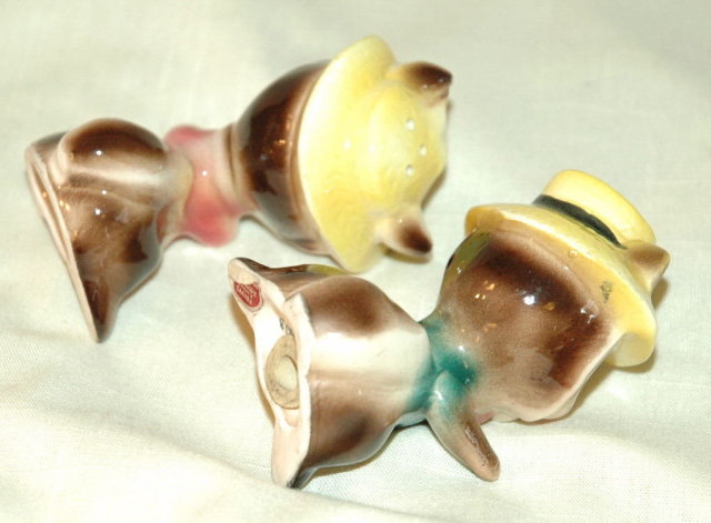 Cute hat wearing boy /girl in love kitty cat salt and pepper shakers