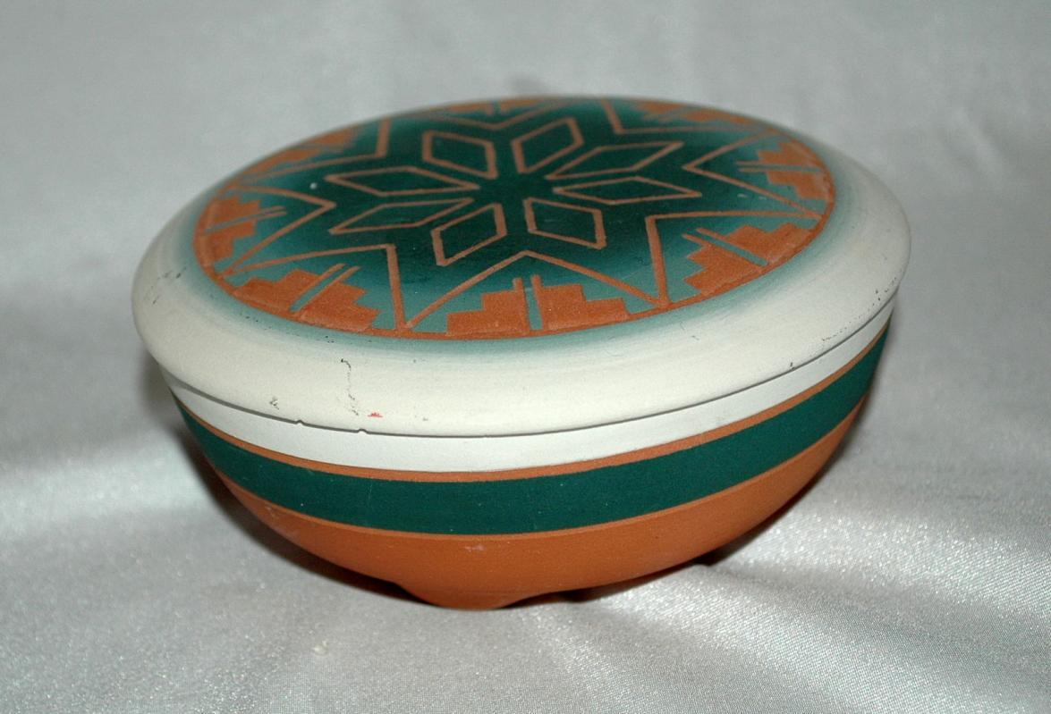 LAKOTA SIOUX INDIAN POTTERY BOWL & LID HAND CRAFTED BY HIGH ELK