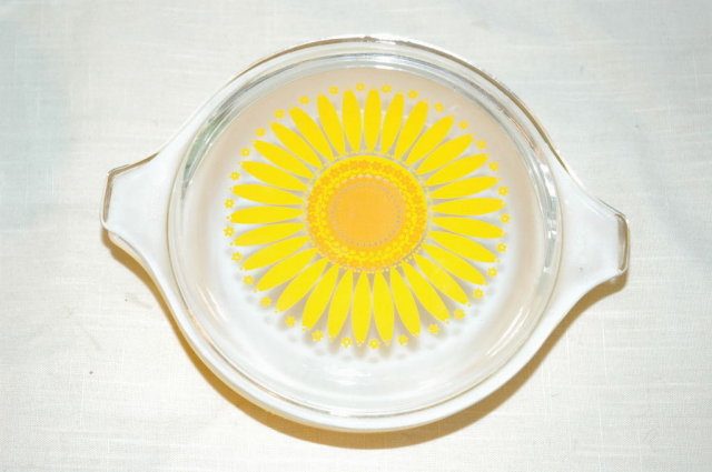 Pyrex Sun Flower Baking Dish 1 Pint